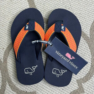 Kid’s Vineyard Vines micro whale foam bird of paradise flip flops